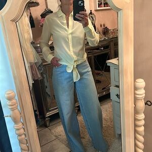 100% silk pale yellow tie  front top